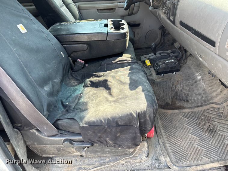 image for item NM9916 2014 Chevrolet Silverado 2500HD Crew Cab pickup truck