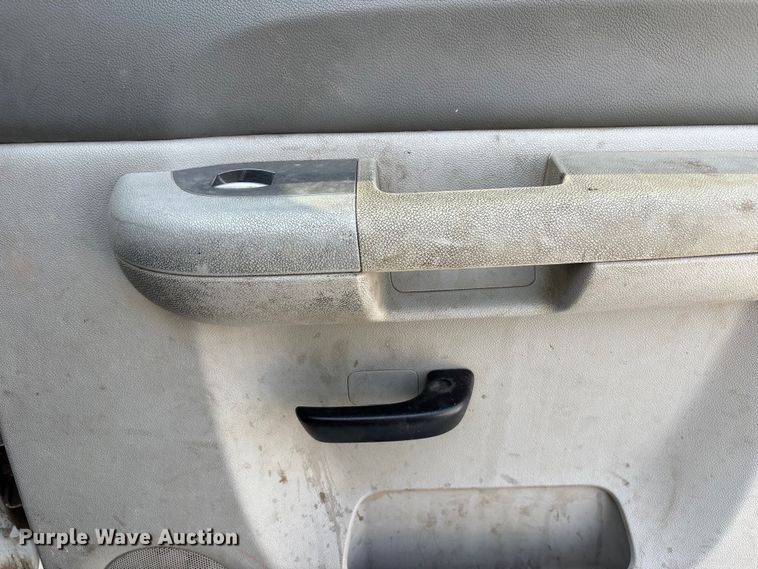 image for item NM9916 2014 Chevrolet Silverado 2500HD Crew Cab pickup truck