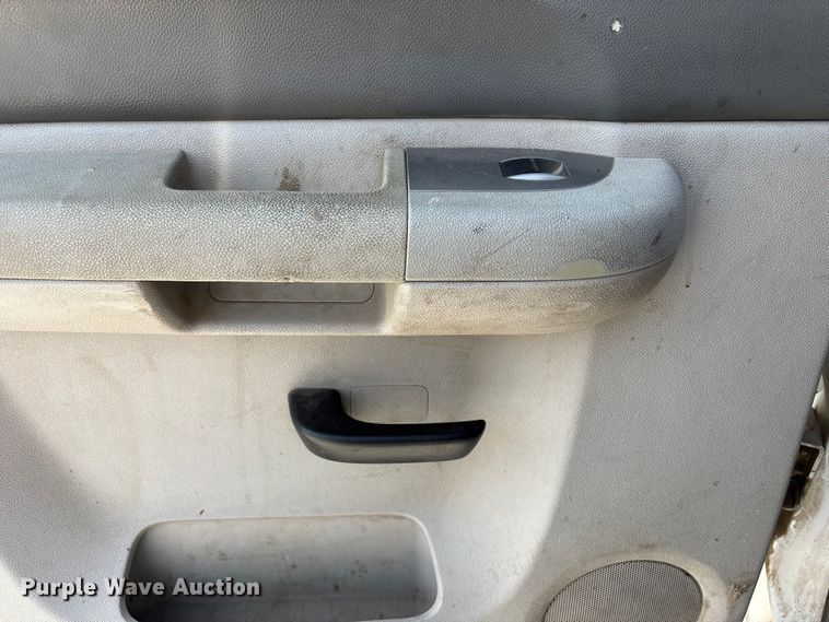 image for item NM9916 2014 Chevrolet Silverado 2500HD Crew Cab pickup truck
