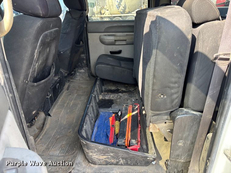 image for item NM9916 2014 Chevrolet Silverado 2500HD Crew Cab pickup truck