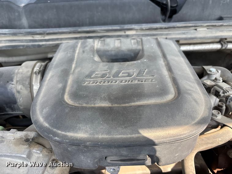 image for item NM9916 2014 Chevrolet Silverado 2500HD Crew Cab pickup truck