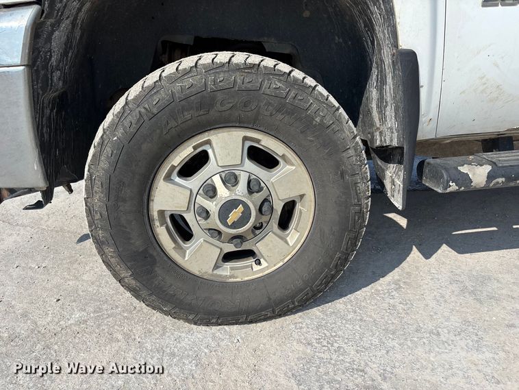 image for item NM9916 2014 Chevrolet Silverado 2500HD Crew Cab pickup truck