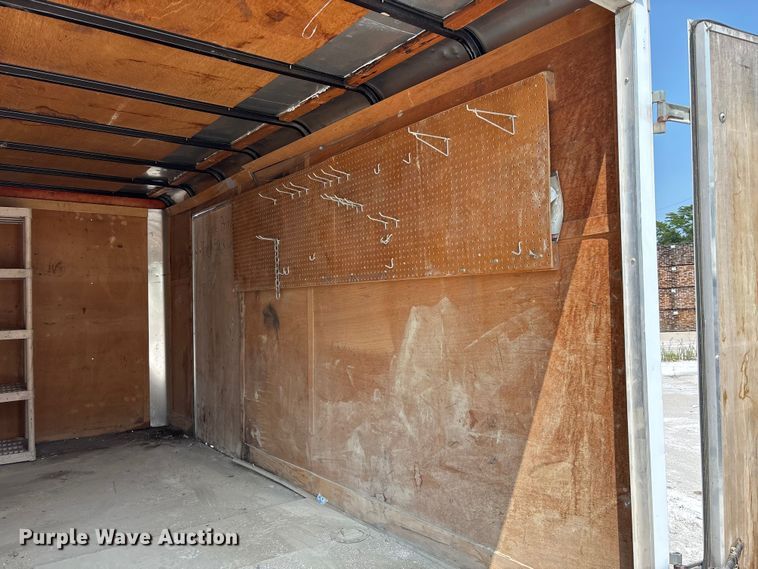 image for item NM9919 2000 Haulmark TS714TA enclosed cargo trailer