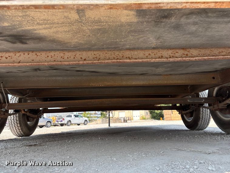 image for item NM9919 2000 Haulmark TS714TA enclosed cargo trailer
