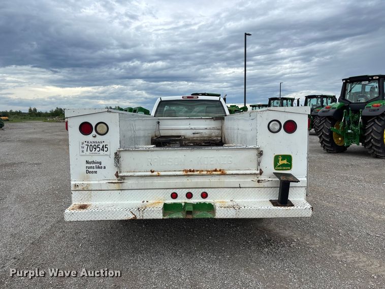 image for item NM9941 2005 Chevrolet Silverado 3500 utility bed pickup truck