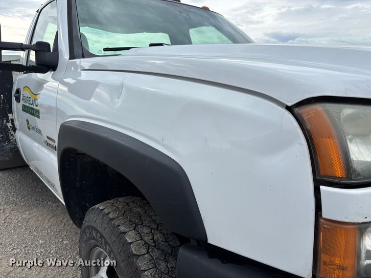 image for item NM9941 2005 Chevrolet Silverado 3500 utility bed pickup truck