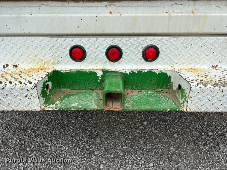 image for item NM9941 2005 Chevrolet Silverado 3500 utility bed pickup truck