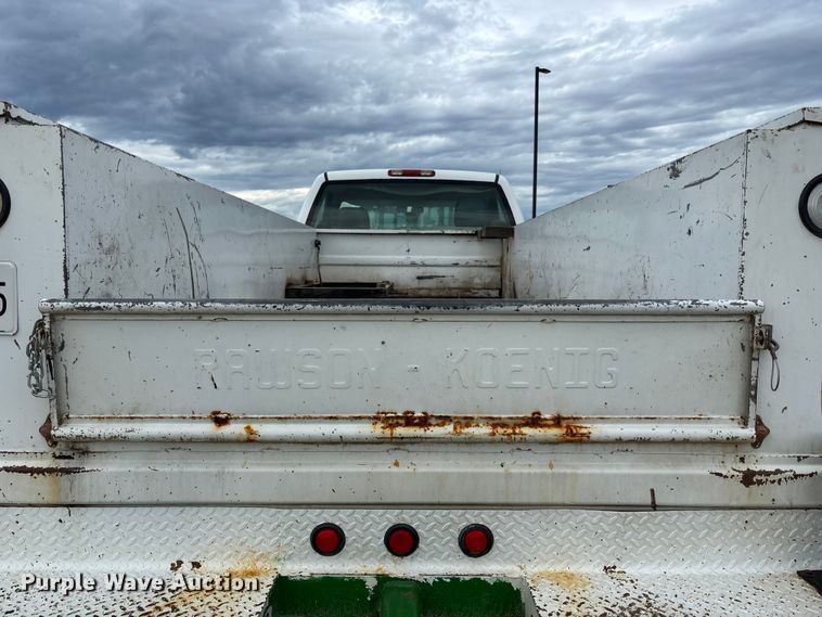 image for item NM9941 2005 Chevrolet Silverado 3500 utility bed pickup truck