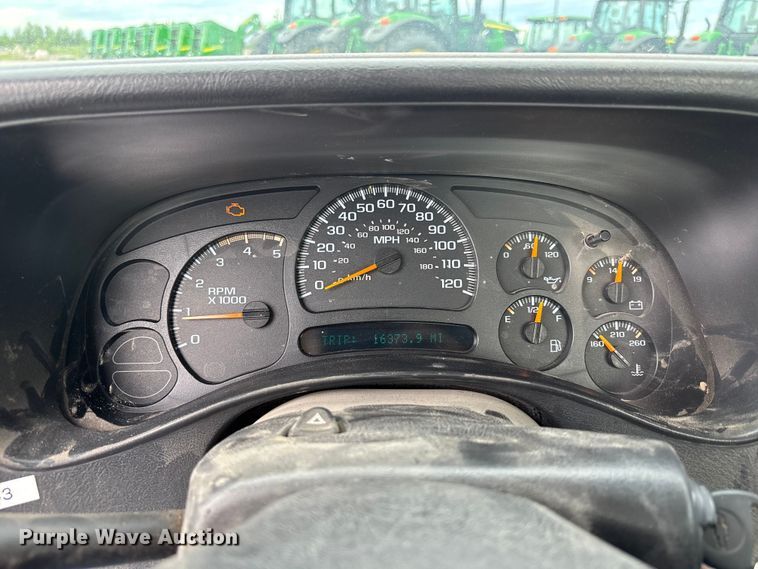 image for item NM9941 2005 Chevrolet Silverado 3500 utility bed pickup truck