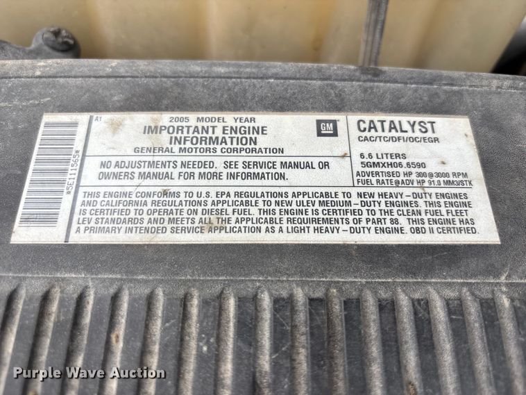 image for item NM9941 2005 Chevrolet Silverado 3500 utility bed pickup truck