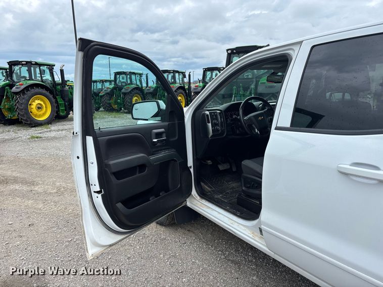 image for item NM9944 2018 Chevrolet Silverado LT Ext. Cab pickup truck
