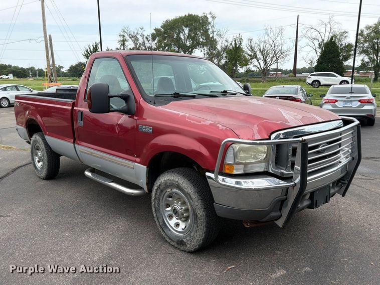 image for item OJ9951 2003 Ford F250 Super Duty XLT pickup truck