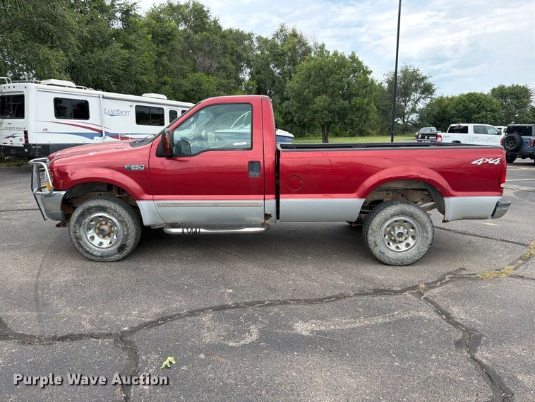 image for item OJ9951 2003 Ford F250 Super Duty XLT pickup truck