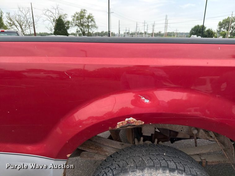 image for item OJ9951 2003 Ford F250 Super Duty XLT pickup truck