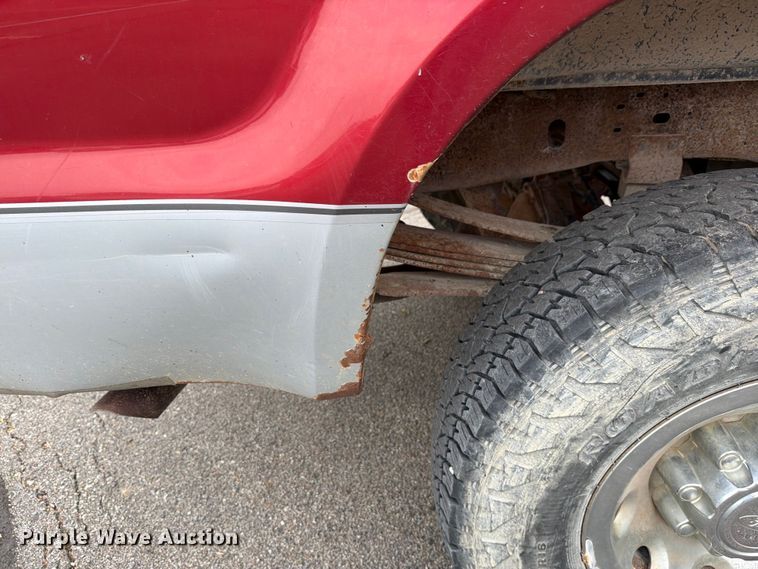 image for item OJ9951 2003 Ford F250 Super Duty XLT pickup truck