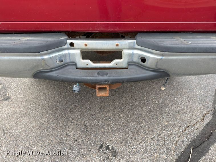 image for item OJ9951 2003 Ford F250 Super Duty XLT pickup truck