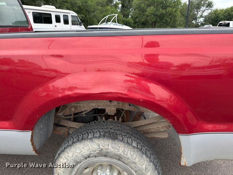 image for item OJ9951 2003 Ford F250 Super Duty XLT pickup truck
