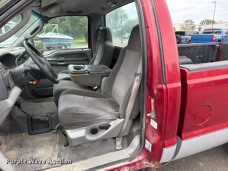 image for item OJ9951 2003 Ford F250 Super Duty XLT pickup truck