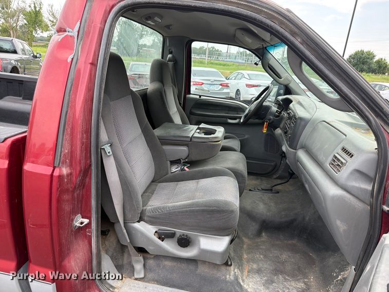 image for item OJ9951 2003 Ford F250 Super Duty XLT pickup truck
