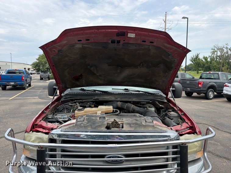 image for item OJ9951 2003 Ford F250 Super Duty XLT pickup truck