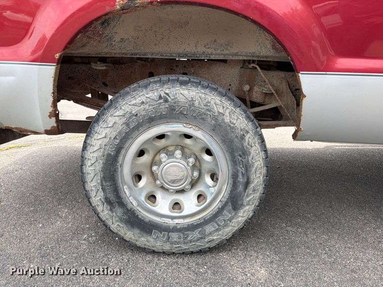 image for item OJ9951 2003 Ford F250 Super Duty XLT pickup truck