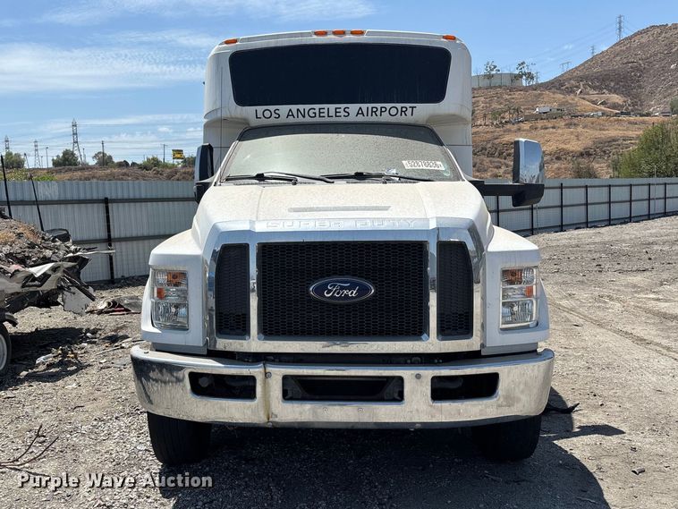image for item YA3495 2019 Ford F650 Super Duty shuttle bus