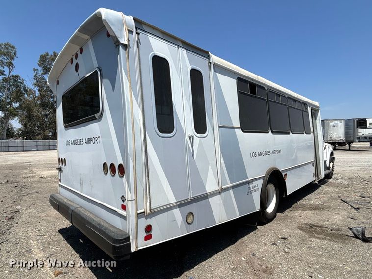 image for item YA3495 2019 Ford F650 Super Duty shuttle bus