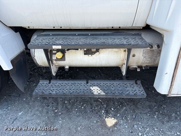 image for item YA3495 2019 Ford F650 Super Duty shuttle bus