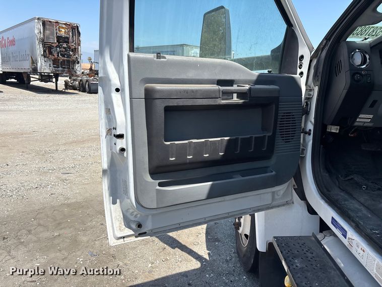 image for item YA3495 2019 Ford F650 Super Duty shuttle bus
