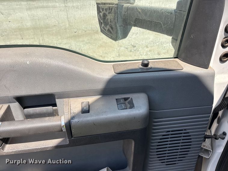 image for item YA3495 2019 Ford F650 Super Duty shuttle bus