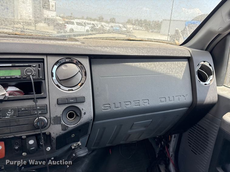 image for item YA3495 2019 Ford F650 Super Duty shuttle bus