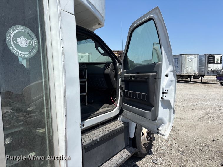 image for item YA3495 2019 Ford F650 Super Duty shuttle bus