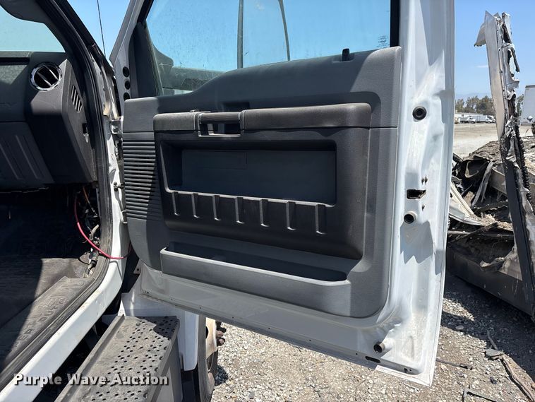 image for item YA3495 2019 Ford F650 Super Duty shuttle bus