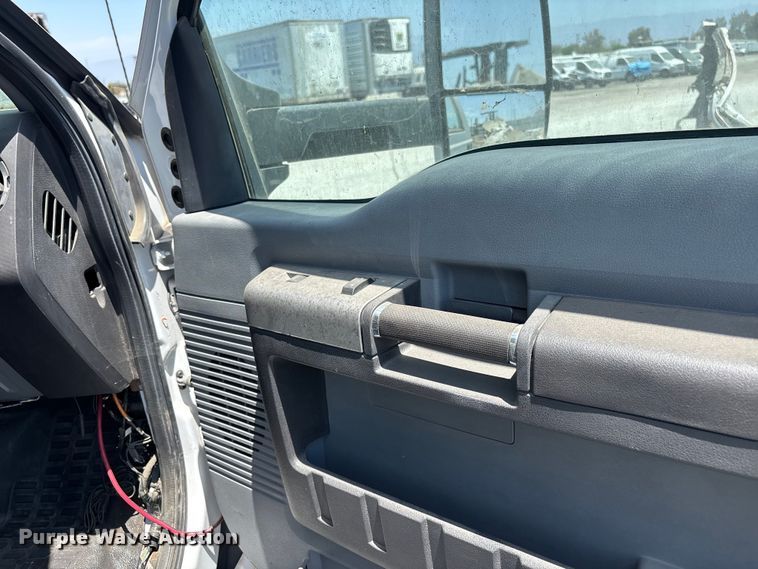 image for item YA3495 2019 Ford F650 Super Duty shuttle bus