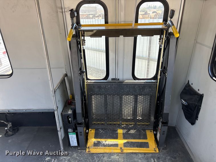 image for item YA3495 2019 Ford F650 Super Duty shuttle bus