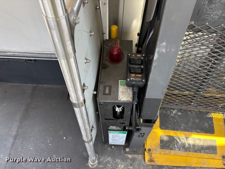 image for item YA3495 2019 Ford F650 Super Duty shuttle bus