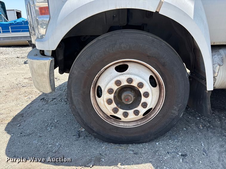 image for item YA3495 2019 Ford F650 Super Duty shuttle bus