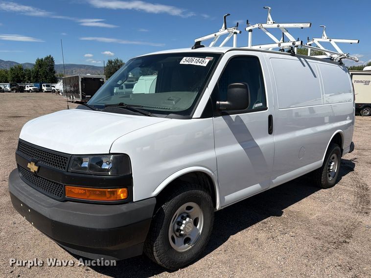 image for item YA3619 2021 Chevrolet Express 2500 van