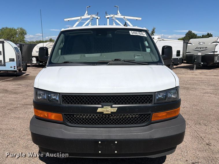 image for item YA3619 2021 Chevrolet Express 2500 van