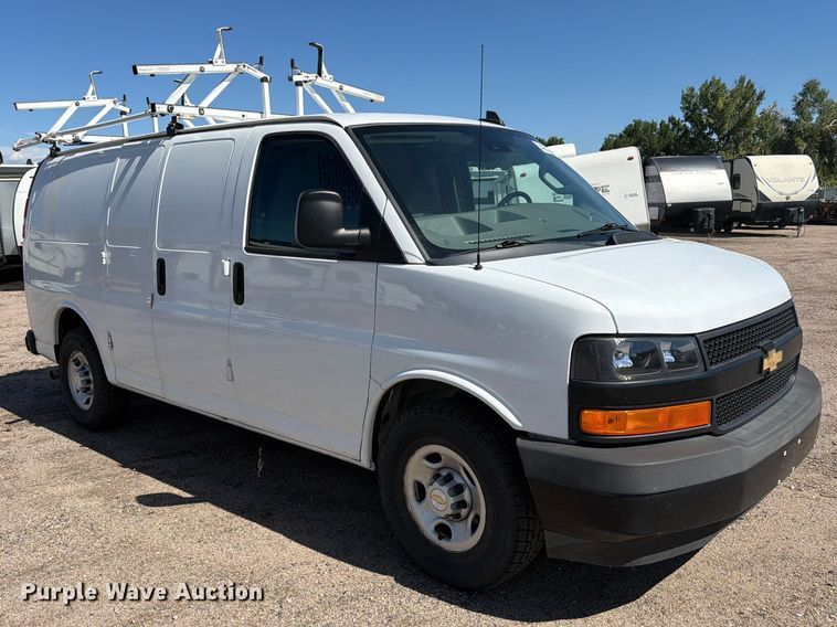 image for item YA3619 2021 Chevrolet Express 2500 van