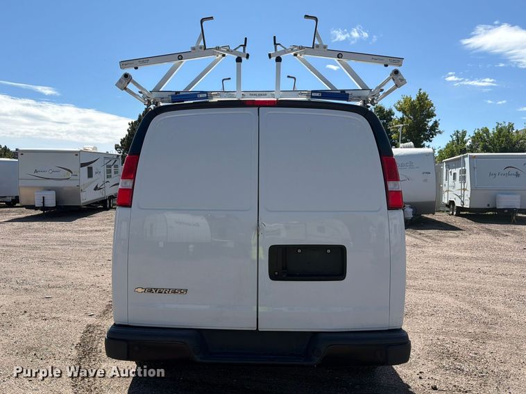 image for item YA3619 2021 Chevrolet Express 2500 van