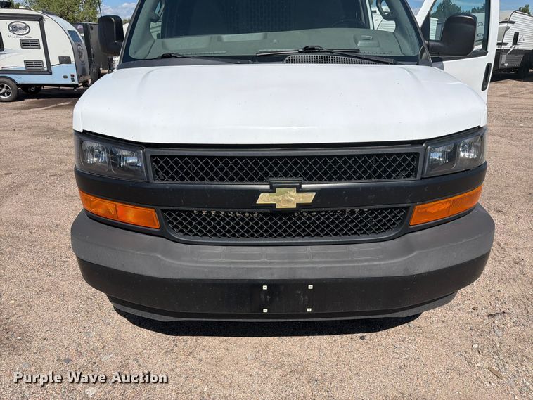 image for item YA3619 2021 Chevrolet Express 2500 van