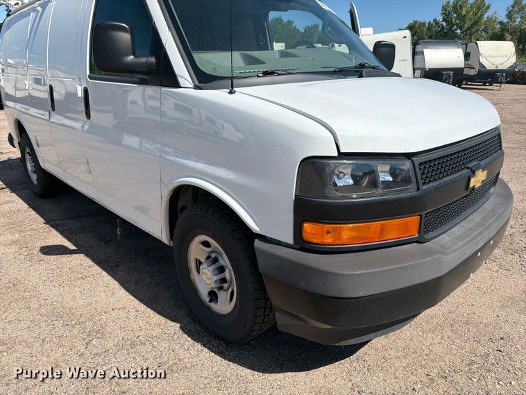 image for item YA3619 2021 Chevrolet Express 2500 van