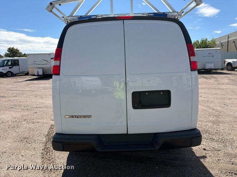 image for item YA3619 2021 Chevrolet Express 2500 van