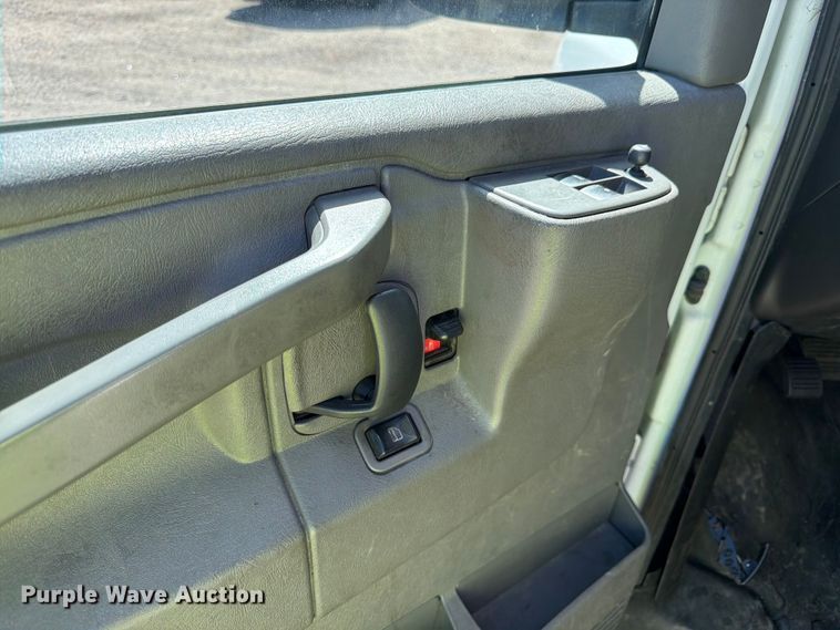 image for item YA3619 2021 Chevrolet Express 2500 van