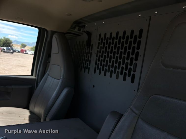 image for item YA3619 2021 Chevrolet Express 2500 van