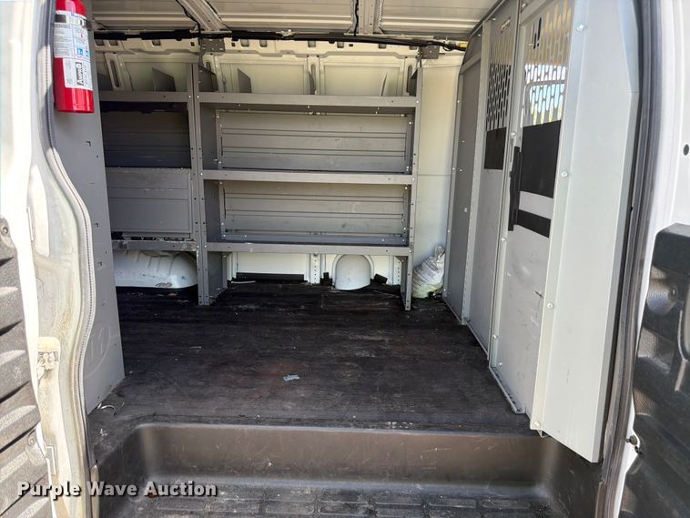 image for item YA3619 2021 Chevrolet Express 2500 van