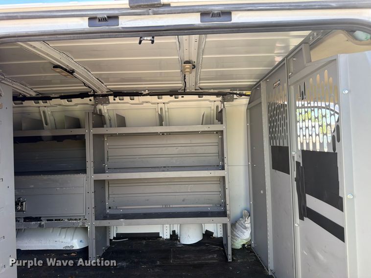 image for item YA3619 2021 Chevrolet Express 2500 van