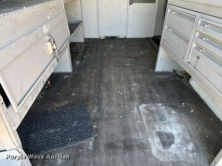 image for item YA3619 2021 Chevrolet Express 2500 van