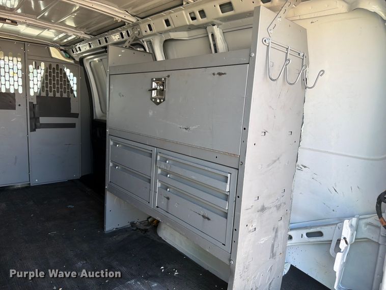 image for item YA3619 2021 Chevrolet Express 2500 van